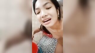 Lệ quyên móc rồi đái vô ca rồi uống ai muốn xem full thì nt giá 50k full video nha