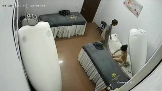 Em sinh viên tới massage thư giãn, đky kênh ib tui cho xem cơ thể nhó