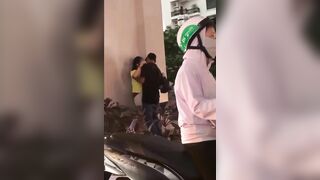 Clip sex cặp đôi chịch nhau giữa đường sung sướng