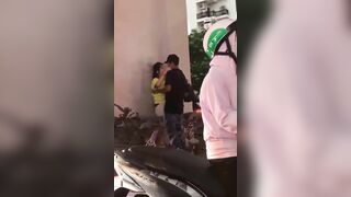 Clip sex cặp đôi chịch nhau giữa đường sung sướng