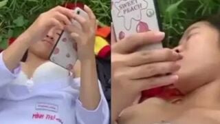 Hai em học sinh đụ ngoài sân trường