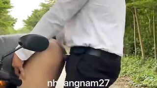 Sex ngoài trời công khai