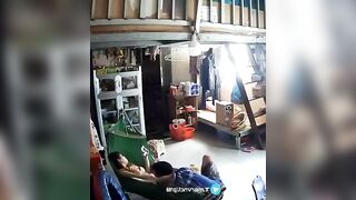 Vợ chồng thuê trọ không biết chủ trọ đặt cam quay lén địt nhau vô tình bị cam quay lạ