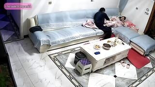 Hack cam cha dượng tuột quần con gái ra chịch