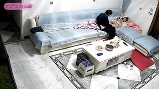 Hack cam cha dượng tuột quần con gái ra chịch