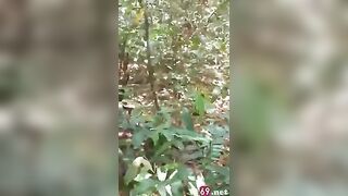 Bé nữ sinh ngoan ngoãn vâng lời lần đầu gặp đã đưa em vào rừng