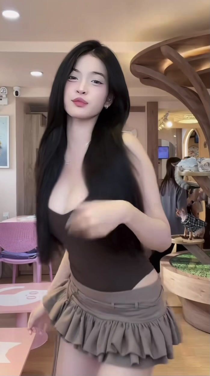 mông to lại còn trắng