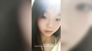 Nõn nà luôn, xinh như thiên thần mà mỗi tội hơi dâm à
