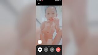 clip trong điện thoại của con e gái ***