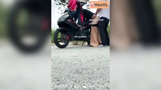 Địt nhau giữa đường