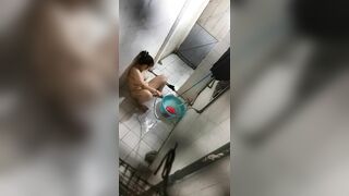 Em gái nứng quá vào nhà tắm thủ dâm, đky kênh ib tui cho xem cơ thể nhó