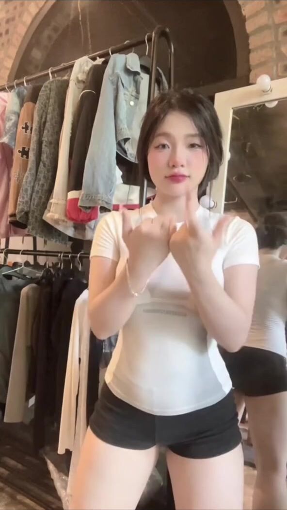 Tik Tok Lanhxinhyeu06
