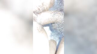 Anh rể cứ đi làm chị để em lo