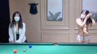 Đánh Bida Với 2 Đứa Bạn Thân Ai Thua Lột Đồ