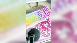 Em gái xinh lên live fb