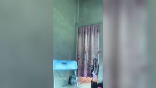 em gái đang thủ dâm chuẩn bị lên đỉnh thì bị anh trai phát hiện