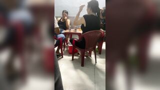 Chị gái tiếp viên