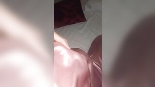 Nửa đêm đòi xuất vào miệng