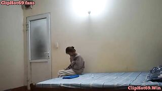 Chồng ơi e đang tăng ca nhé a và con ăn cơm chước đi
