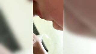 Vk dâm bú cu xuất tinh ngập miệng