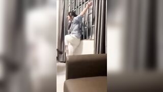 Bé gái bị chít điện vào lồn vì ham tiền mà bị bắc qua campuchia