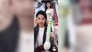 Lườm bói trong livestream