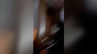 Phang nhau trên xe bắn tinh ngập loz