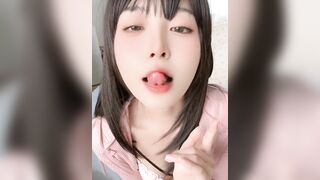 HOT TIKTOKER KÈM ALBUM ẢNH TRONG PHẦN MÔ TẢ