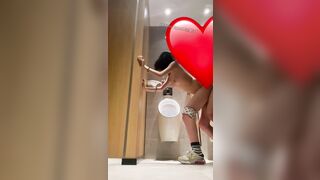 Phang em gái non tơ trong wc trung tâm thương mại part 2