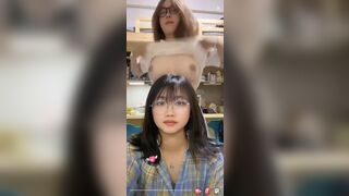 Live hăng quá, em gái lỡ kéo áo cho user xem vú, công nhận đẹp thật