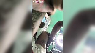 Áp lực với nghề .Anh ơi cho e cầm cái này khi a săm e đỡ đau nhé