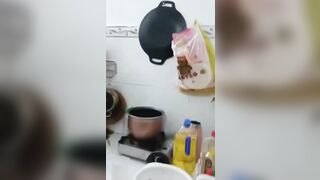 Vợ anh quảng xinh lại còn dâm nữa. Ai chả mê