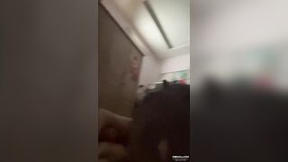 Em chưa 18 nhưng mà hàng họ với kinh nghiệm cứ gọi là