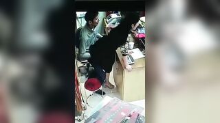 Lén lút và công khai