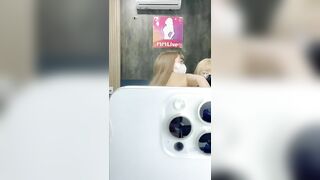 Hai em gái xinh live fb 1