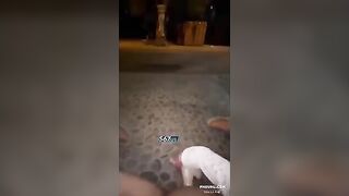 Giữa đêm trăng thanh gió mát em vác loz ra giữa đường thẩm du