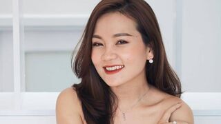 Ở chung, thằng anh rể rủ bạn nhậu về lột truồng con em vợ ra đụ lấy số đám bạn