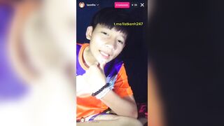 chị chị em em ,livestream làm tình thế này thì hỏng rồi