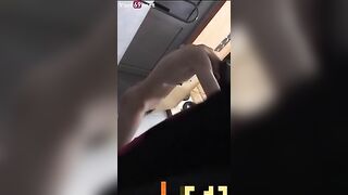Đang quay lén em gái mới nhú tắm thì bị phát hiện