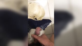 Thấy quần lót em dâu là nứng