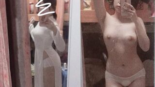 Lén địt nữ sinh khi nàng ngủ say mệt