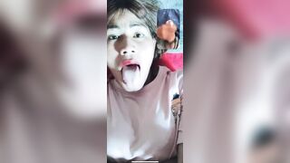 Xuất cho em xem