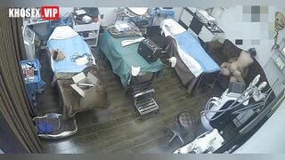 Hack camera Đại ca xăm trổ đụ chị chủ spa vú to rên la