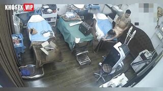 Hack camera Đại ca xăm trổ đụ chị chủ spa vú to rên la