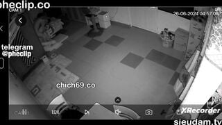 Hack Camera Chồng Nứng Cặc Cởi Quần Bú Lồn Địt Vợ Đang Ngủ