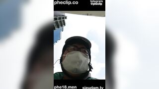 Anh Graber Quay Lén Dưới Lớp Quần Ngủ Của Khách Hàng