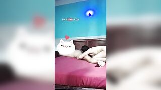 Nứng lồn đi bú buồi trai trẻ trong nhà nghỉ