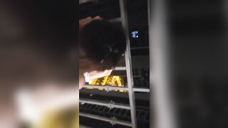 Doggy em gái ngoài ban công 4