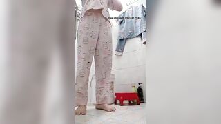 Em gái móc lồn cho người yêu xem p2