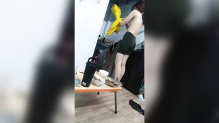 Quay lén con bạn cùng phòng thay đồ lộ hàng